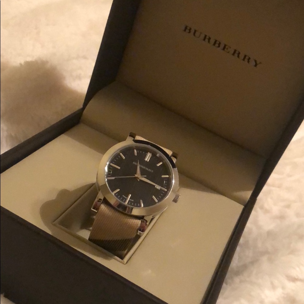 Unisex Burberry watch
